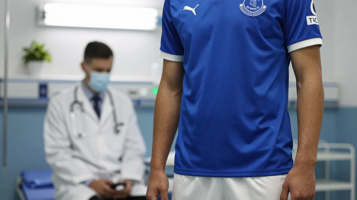Everton Transfer Update: Tim Iroegbunam Deal Hits Buffers Amid Injury Concerns