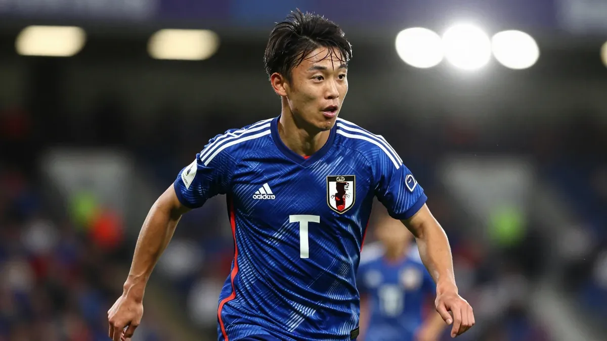Nakamura Transfer News: Everton Lead the Chase