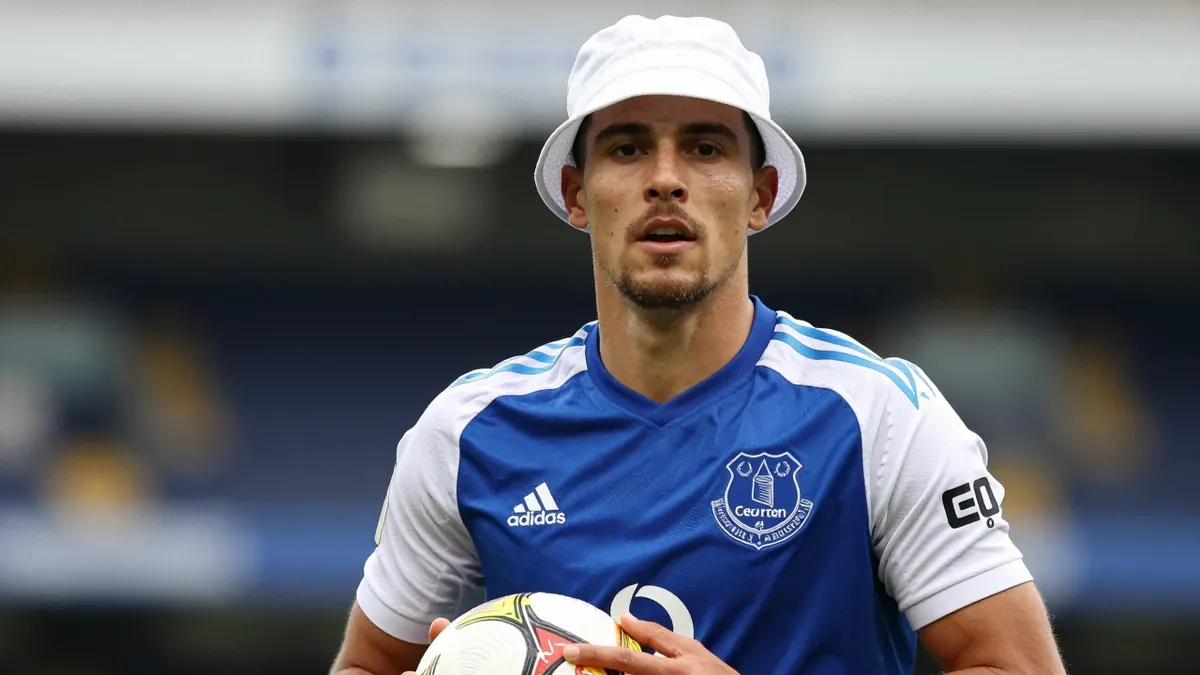 Everton Legends Unite for Homeless Charity Match