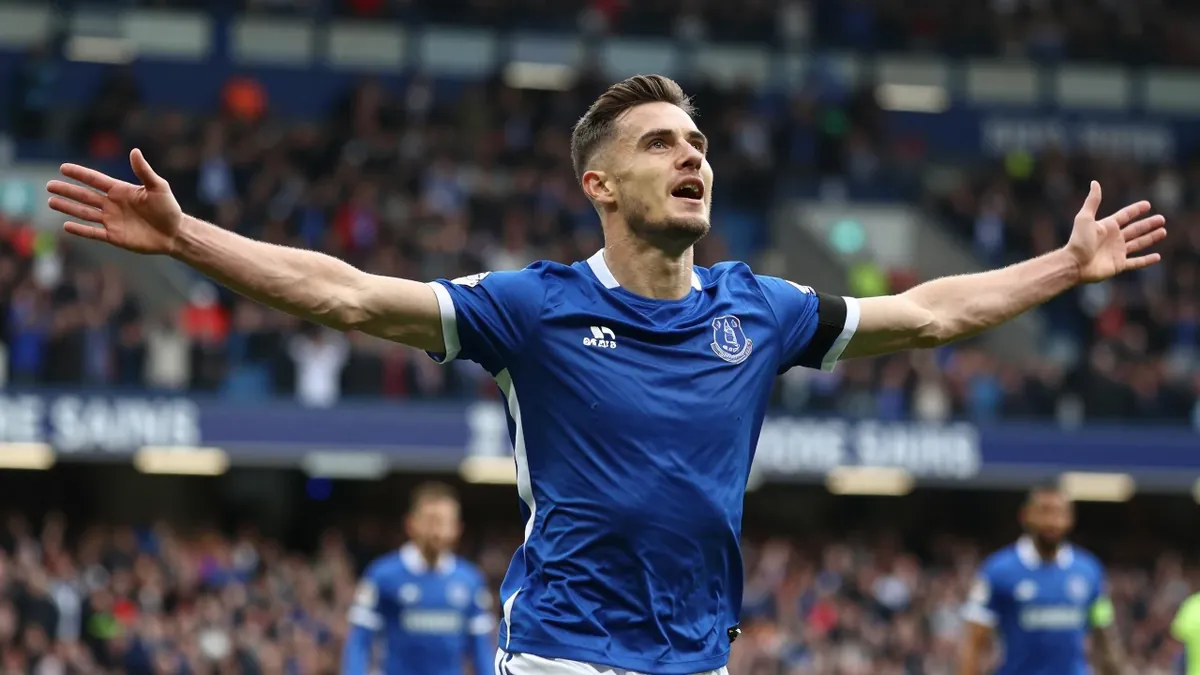 Everton twice came from behind to draw 2-2 with Manchester United thanks to a last-gasp Ainsley Maitland-Niles stunner on...