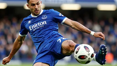 Everton Transfer Window: Munoz or Wan-Bissaka?