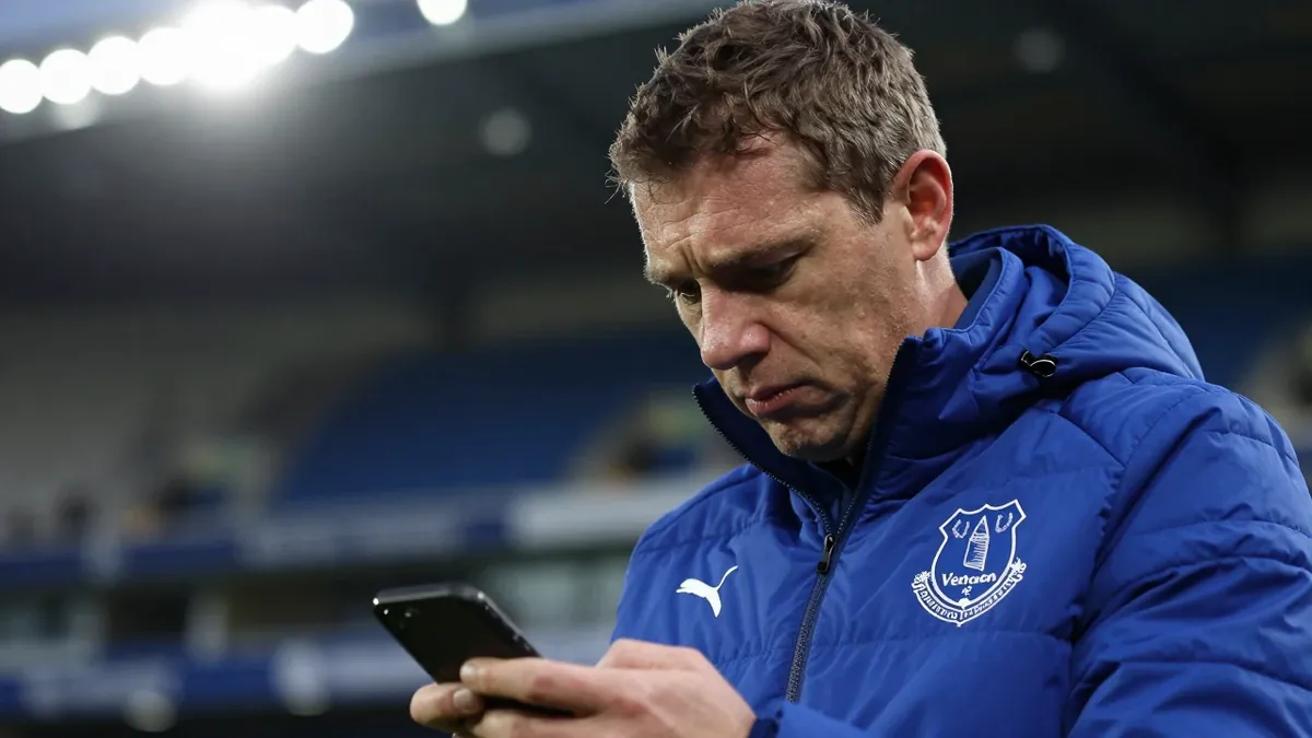 Everton's summer transfer window ended in disarray as a late move for Folarin Balogun collapsed, leaving manager David...