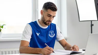 Everton Transfer Update: Rowe Shuts Door on Toffees