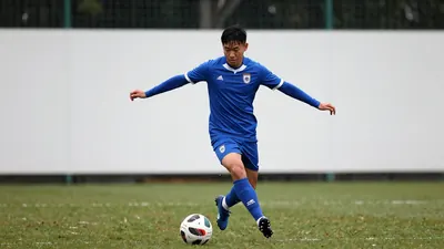 Everton's Luca Davis has secured a loan move to Morecambe until January, providing the Shrimps with defensive cover