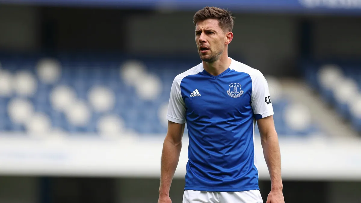 Everton Transfer News: Alistair Johnston Deal Talks Drag On