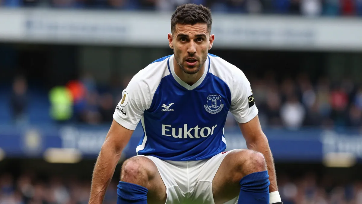 Everton Transfer Window: Fans Unimpressed with Alistair Johnston Link