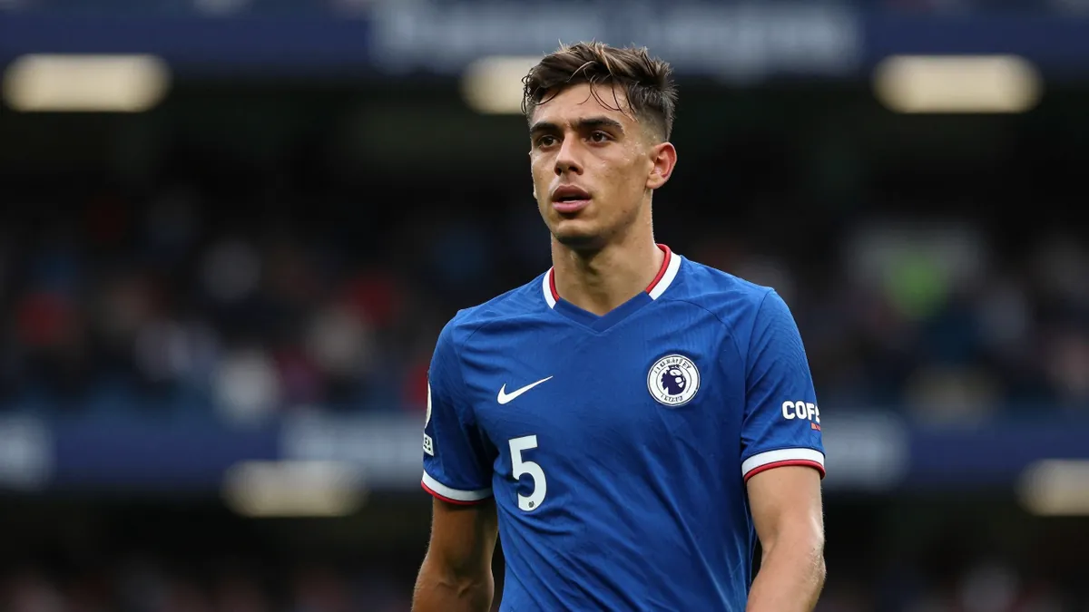 Everton midfielder Tim Iroegbunam linked with £15m Hull City move